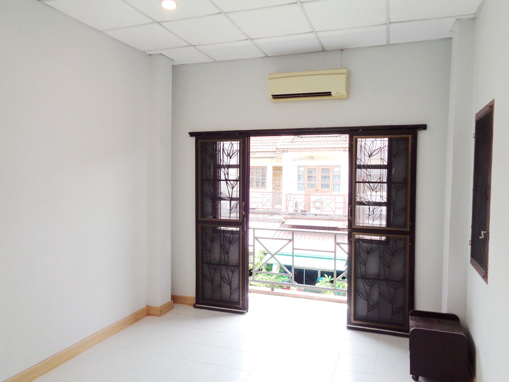 🚩 H1279 ขายทาวน์โฮม 2ชั้น หลังมุม 22.6 ตารางวา หมู่บ้านเอื้อประชา7 ซอยนวลจันทร์56 แยก7 ทำเลดี ใกล้ทางด่วน ใกล้รถไฟฟ้า