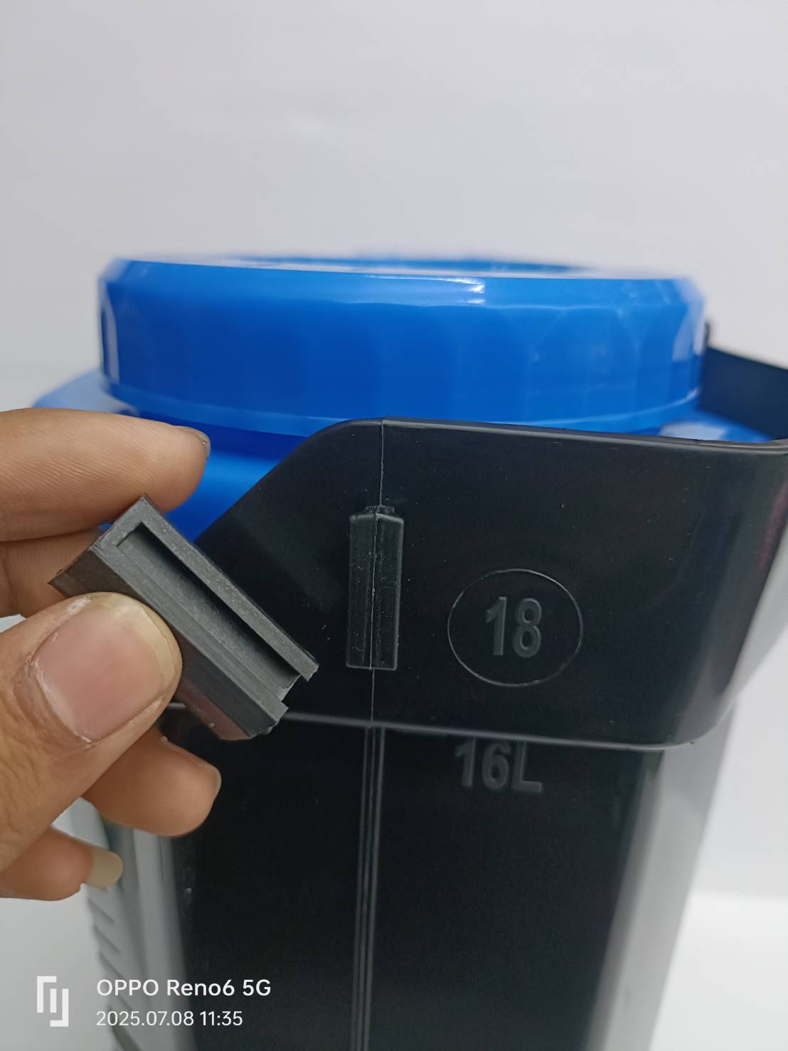 เครื่องพ่นยาแบตเตอรี่ 16ลิตร CPT-16LT CAPITAL