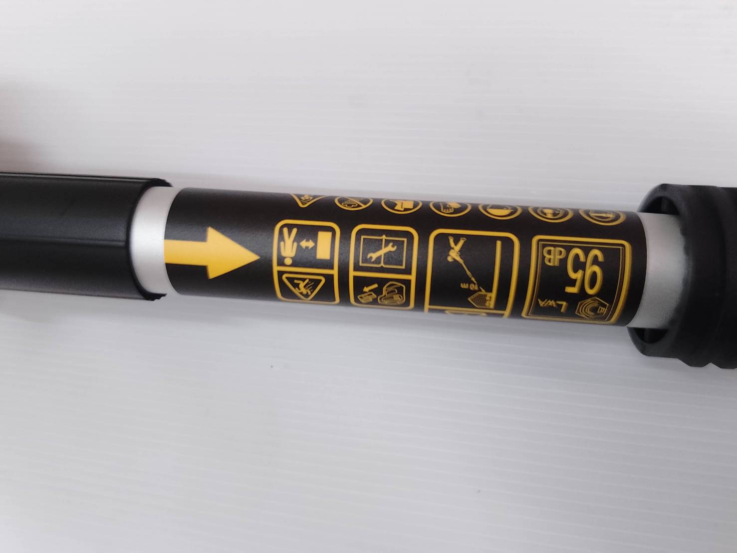 DEWALT เครื่องเล็มพุ่มไม้สูง18V DCMPH566N-XJ (ตัวเปล่า)