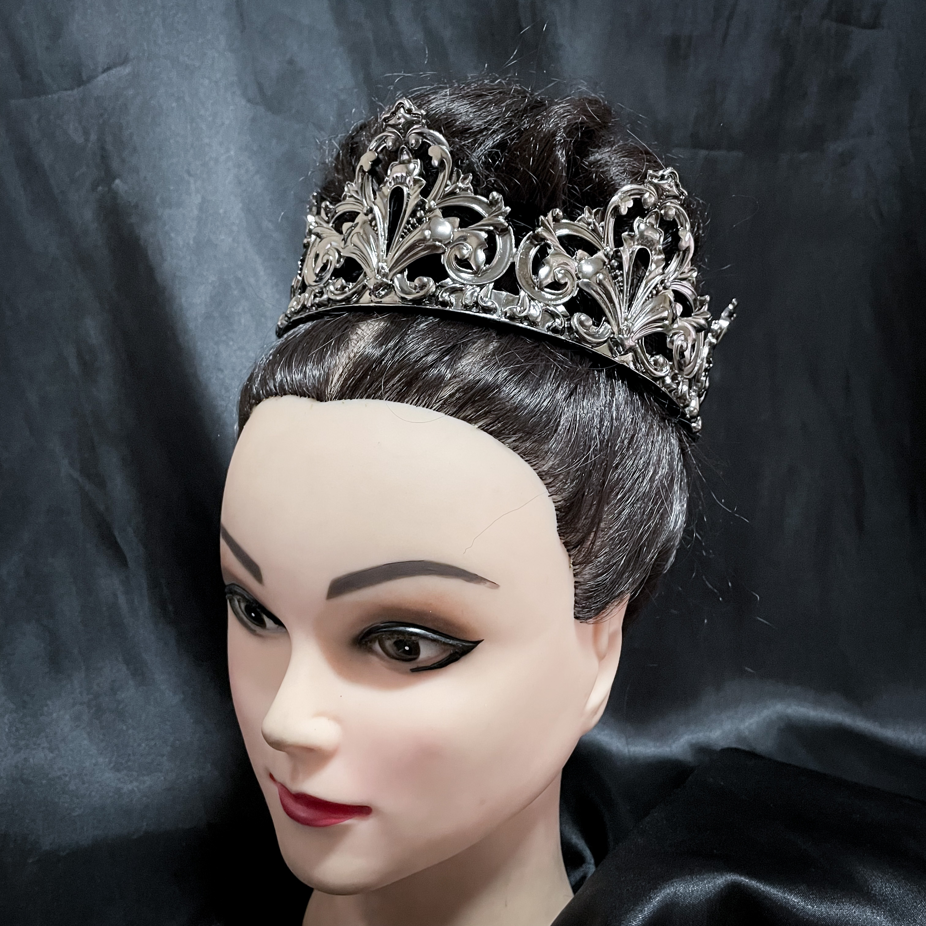 (พร้อมส่ง) มงกุฏผู้ชาย 076 มงกุฎสีดำ เจ้าชาย พระราชา การประกวด สินค้าพร้อมส่ง ไม่ต้องรอนาน งานพรีเมี่ยม ส่งด่วนจาก จ.อุบลราชธานี