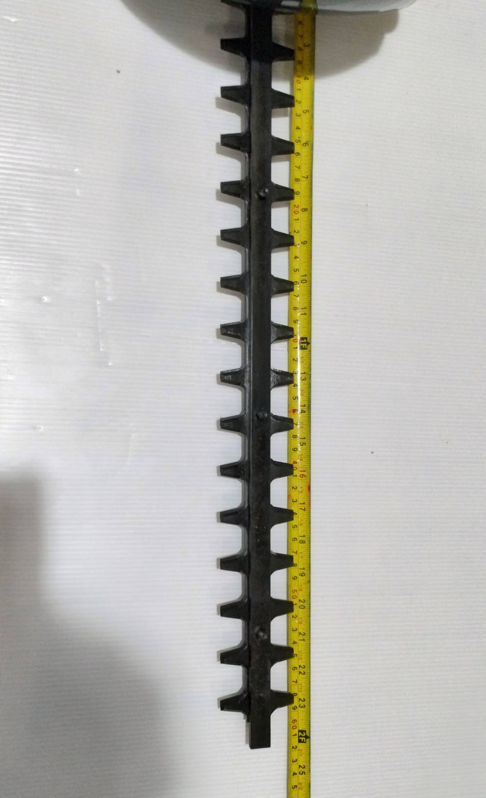 Kanto เครื่องตัดแต่งกิ่งไม้ / เครื่องตัดแต่งพุ่มไม้ ใบมีดคู่ 22 นิ้ว รุ่น KT-TRIM-22