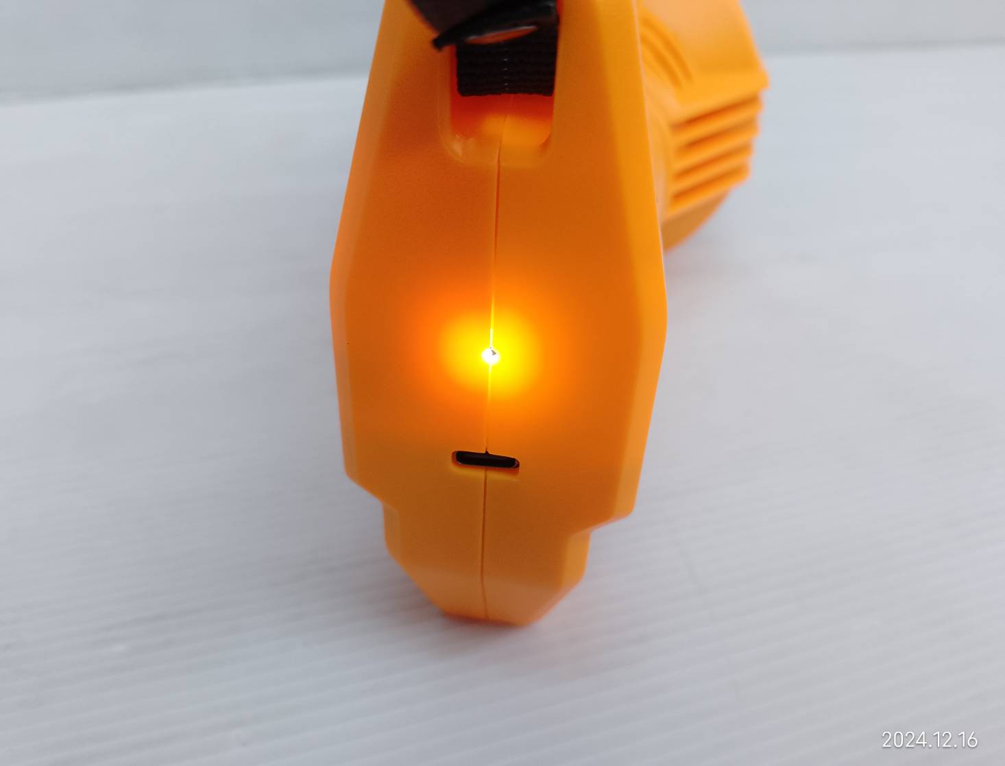 INGCO เครื่องดูดฝุ่นไร้สาย 12V CVLI2026 (เครื่องเปล่า)