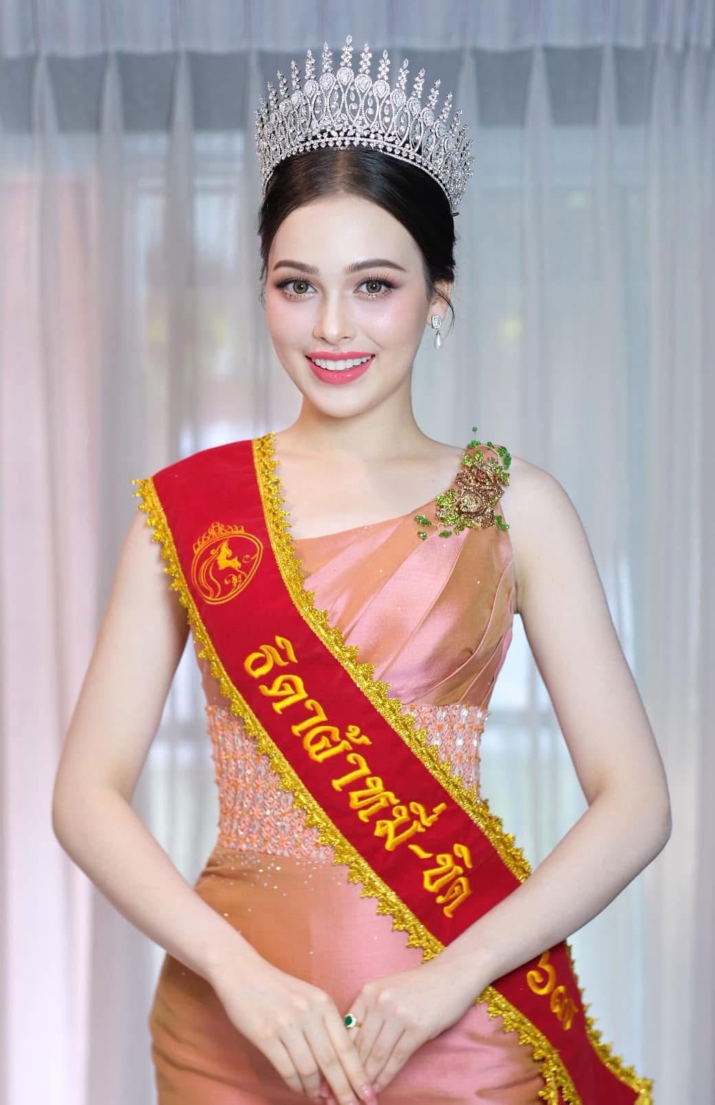 (พร้อมส่งจากไทย) มงกุฏ 135 ขนาดใหญ่ งานสวย ปรับขนาดได้ ส่งจาก จ.อุบลราชธานี