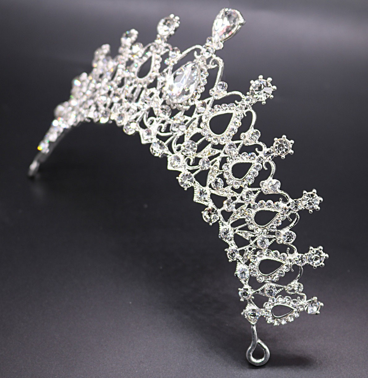 (พร้อมส่ง) เทียร่า 004 สีเงิน มงกุฎนางงาม มงกุฎเจ้าหญิง งานสวย ปราณีต QCเพชรทุกเม็ด สินค้าพร้อมส่งจากไทย
