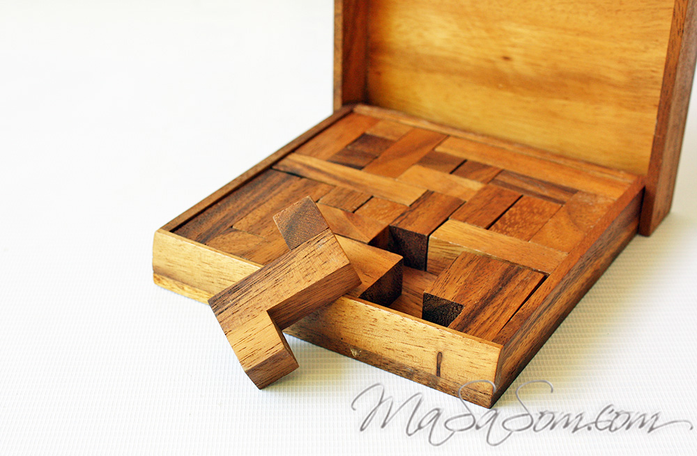 เกมสี่เหลี่ยมพิศวง