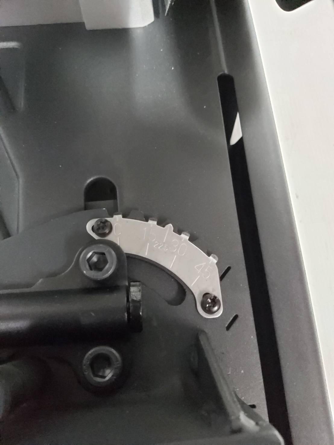 แท่นตัดเหล็กไร้สะเก็ดไฟ14" DW872 DEWALT