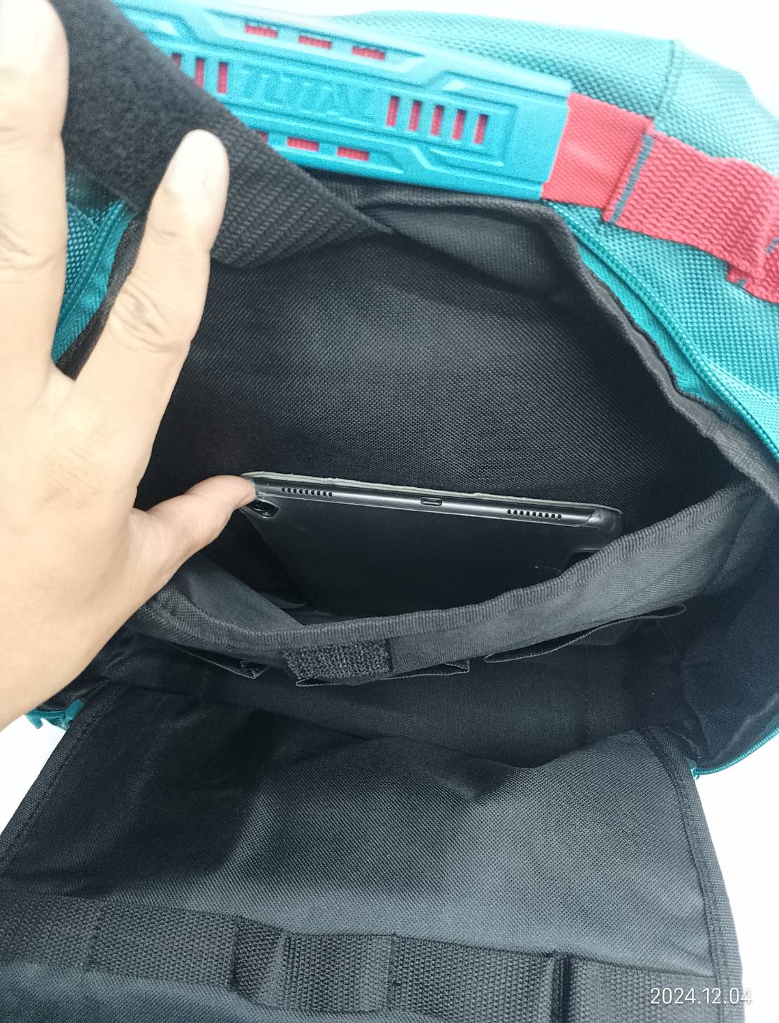 TOTAL กระเป๋าเป้ใส่เครื่องมือช่าง สะพายหลัง รุ่น THBP02025