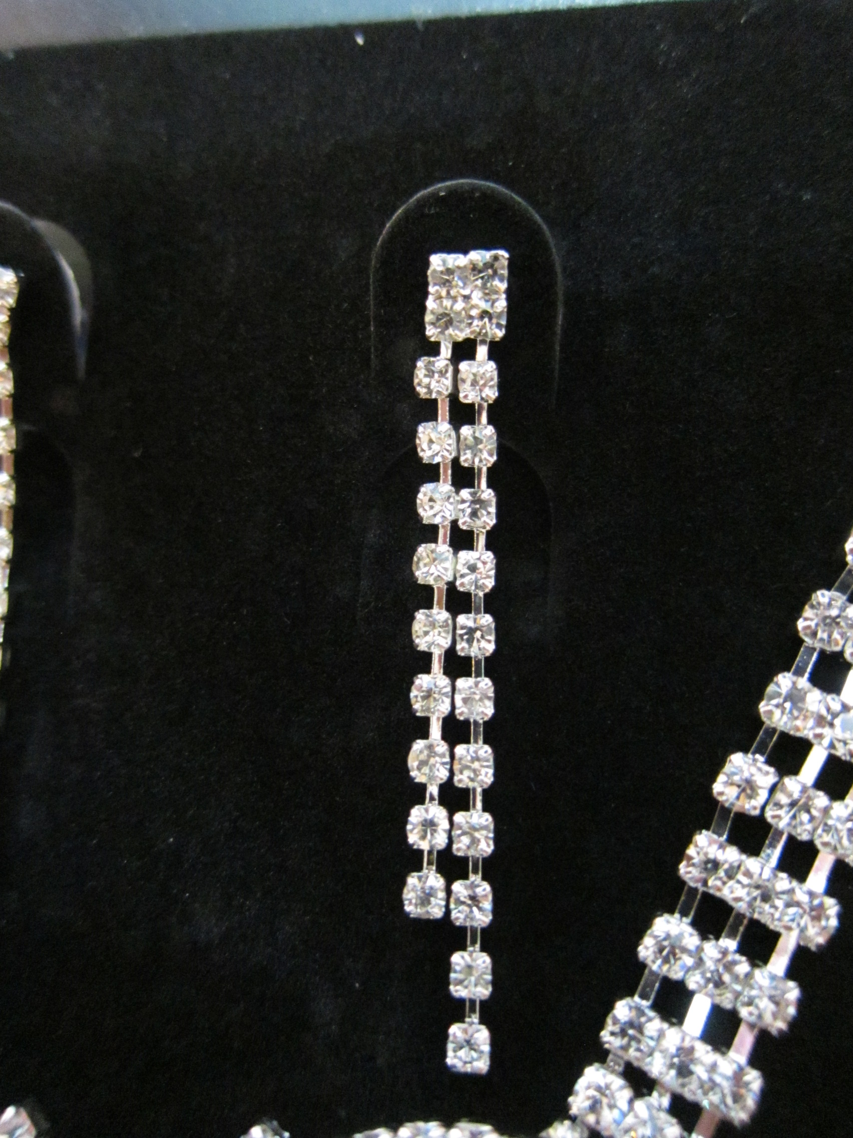 (พร้อมส่ง) สร้อยคอเพชร+ต่างหู 075 (เข็ม)