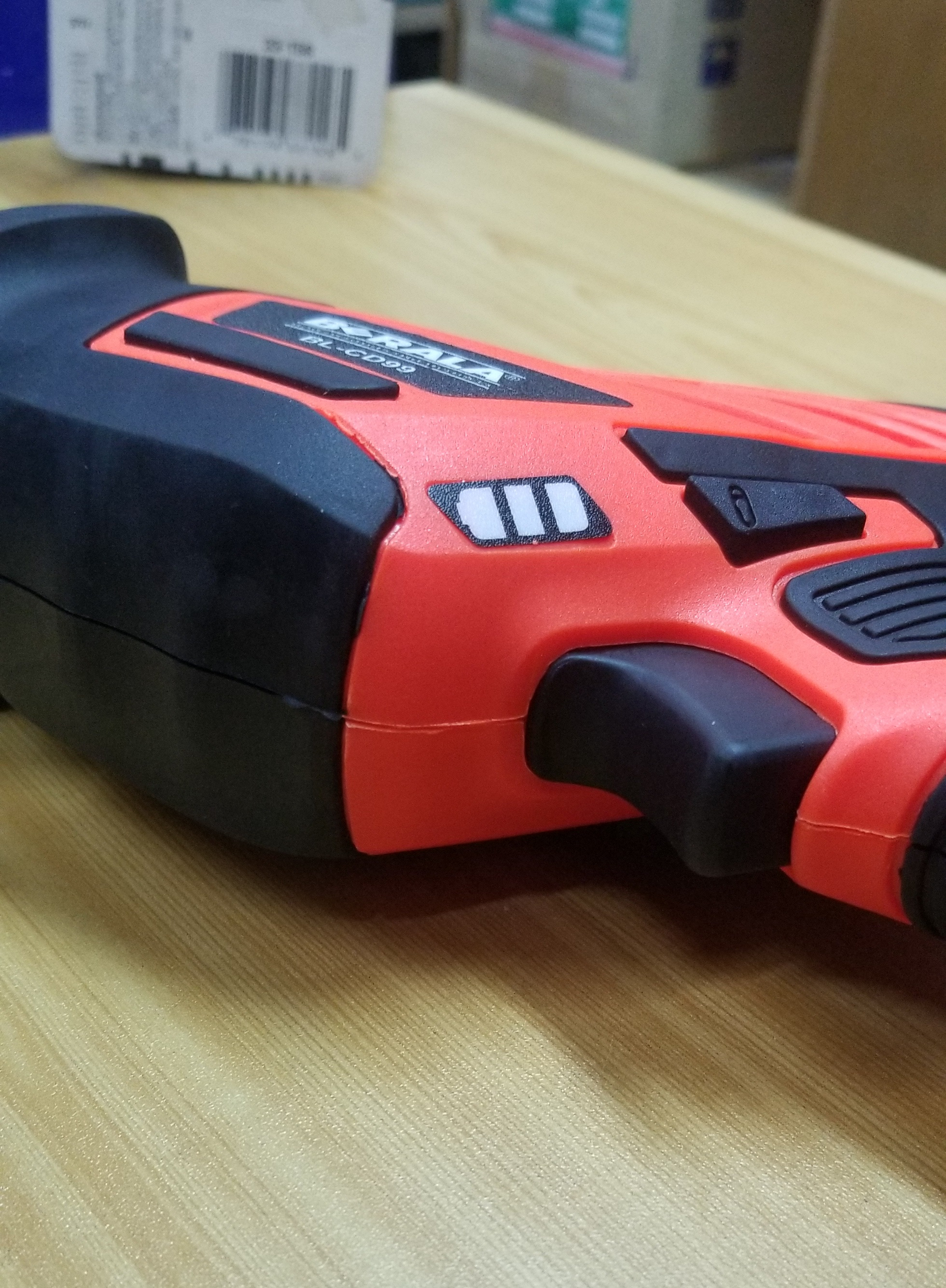 เซเบอร์ไร้สาย 85V BL-CD99 BERALA