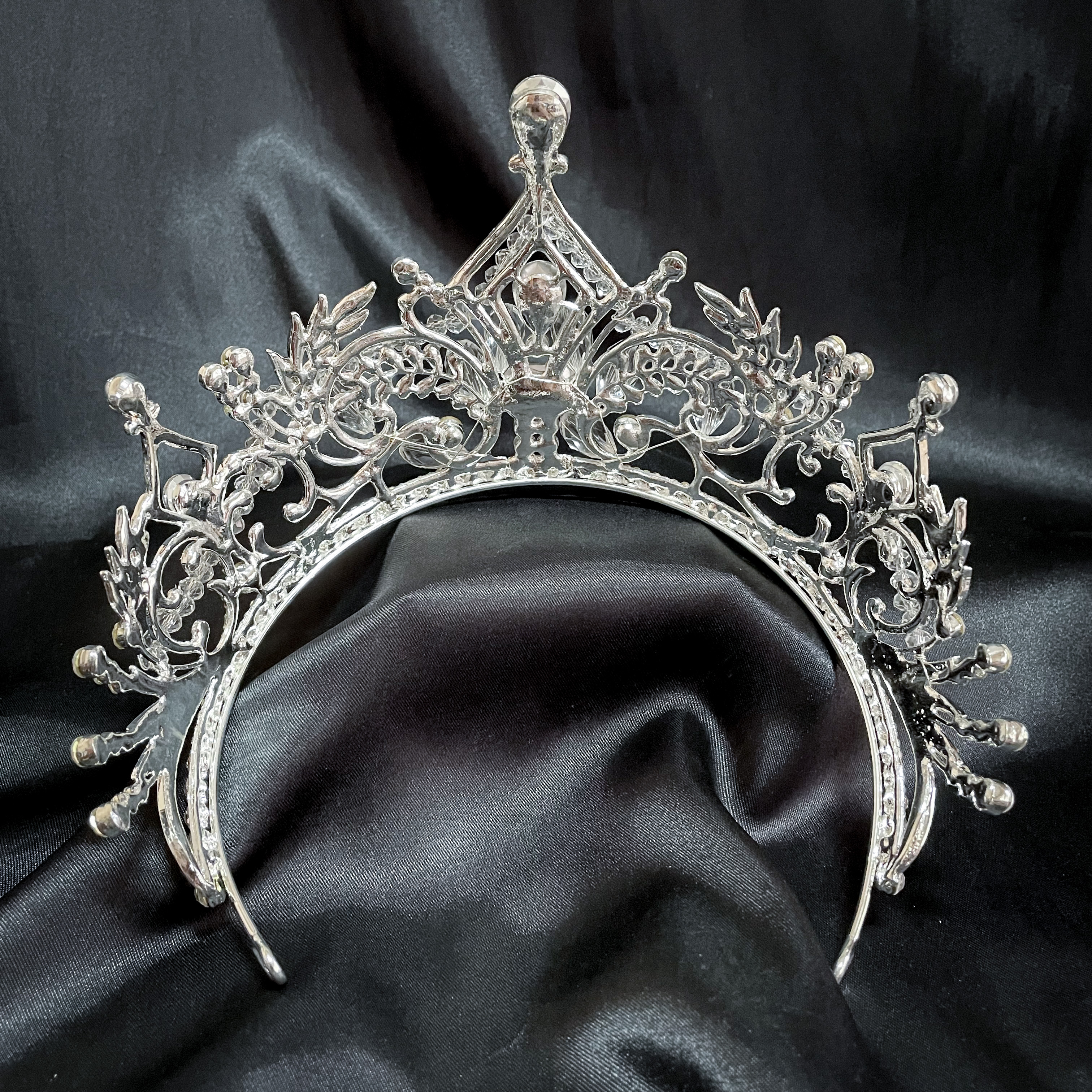 (พร้อมส่ง) เทียร่า 305 สีเงิน มงกุฎนางงาม งานสวย ปราณีต QCเพชรทุกเม็ด สินค้าพร้อมส่งจากไทย