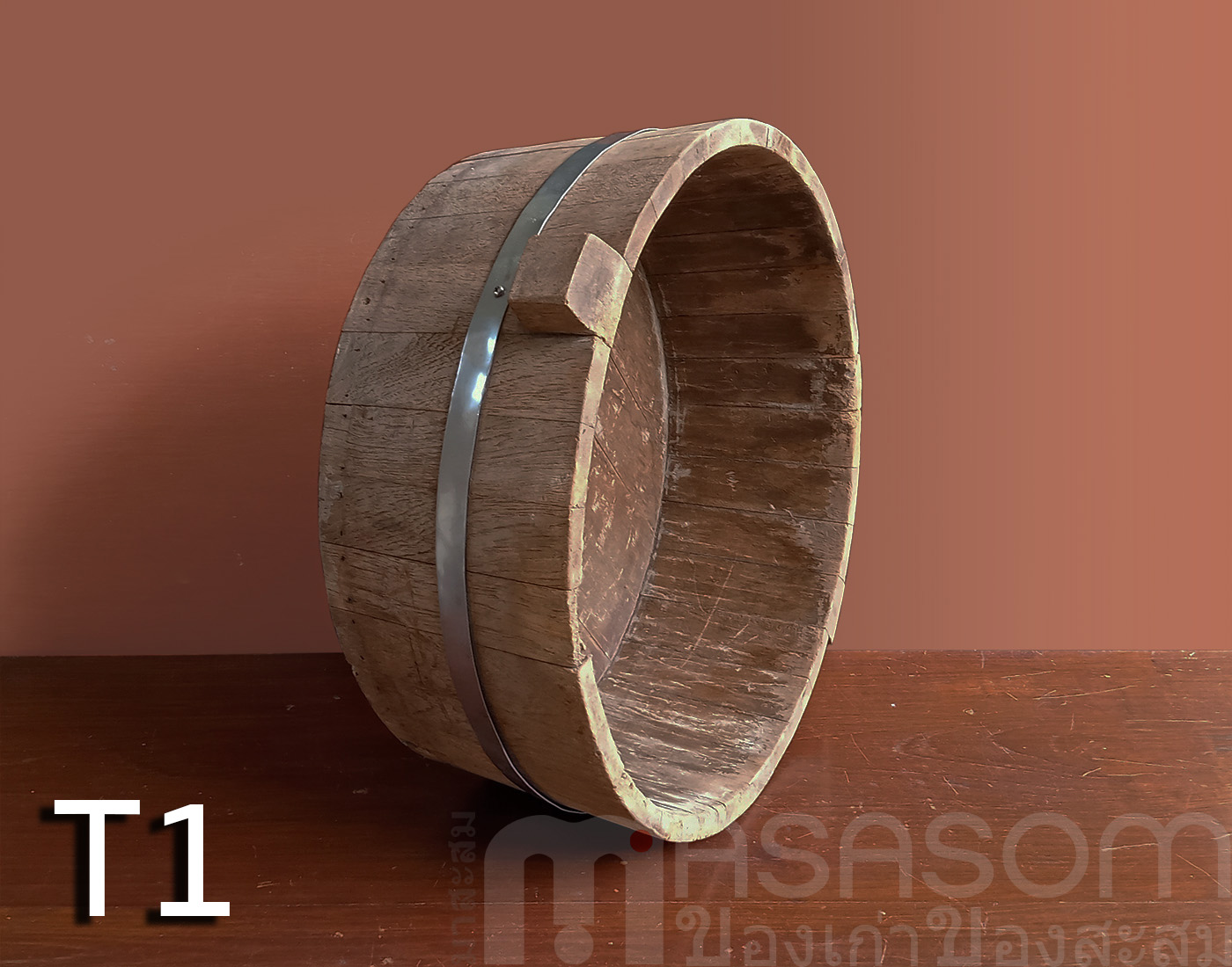 ถังไม้สักเก่า