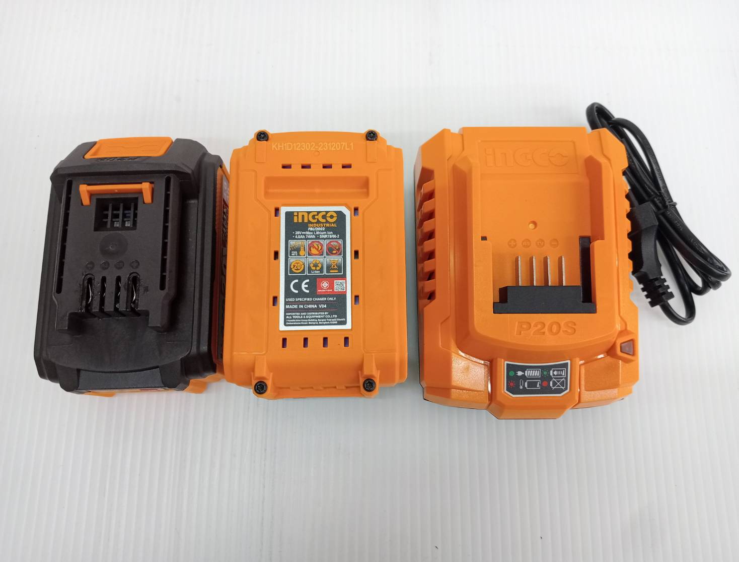 บล็อกกระแทก1/2 CIWLI2085 INGCO ครบชุด