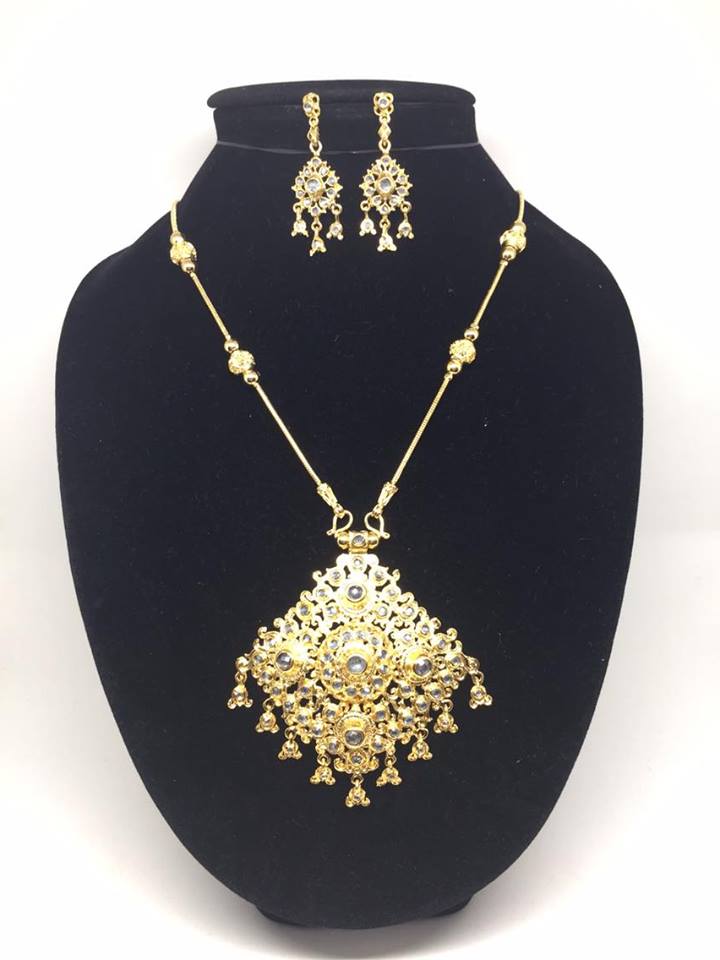 (พร้อมส่ง) เครื่องประดับไทยสร้อยคอ+ต่างหู 035