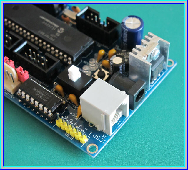 1x บอร์ดไมโครคอนโทรลเลอร์ PIC16F/PIC18F พร้อมไอซี PIC16F887-I/P