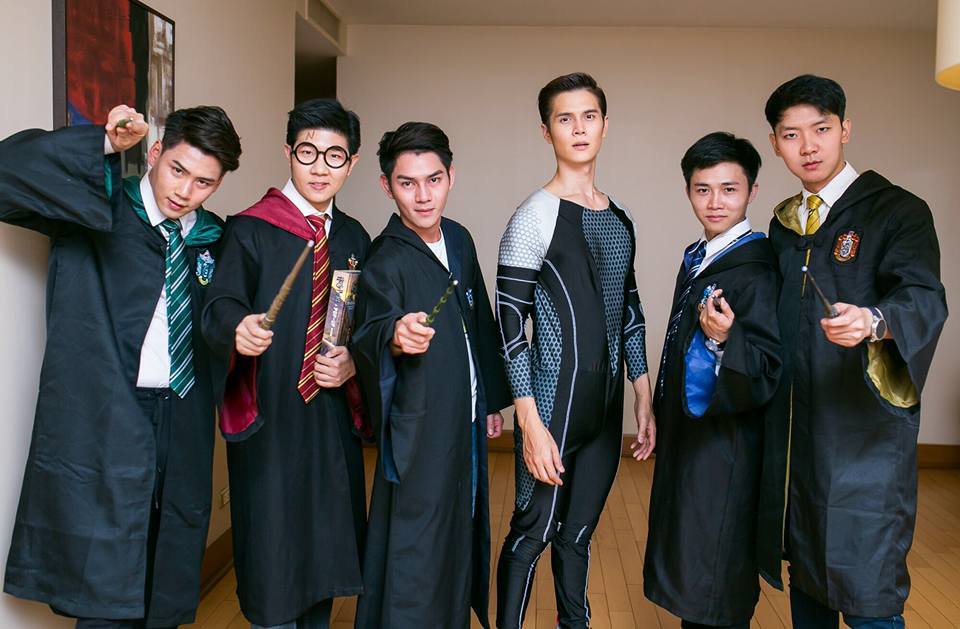ชุดเสื้อคลุมแฮรี่พ็อตเตอร์ # บ้าน Gryffindor