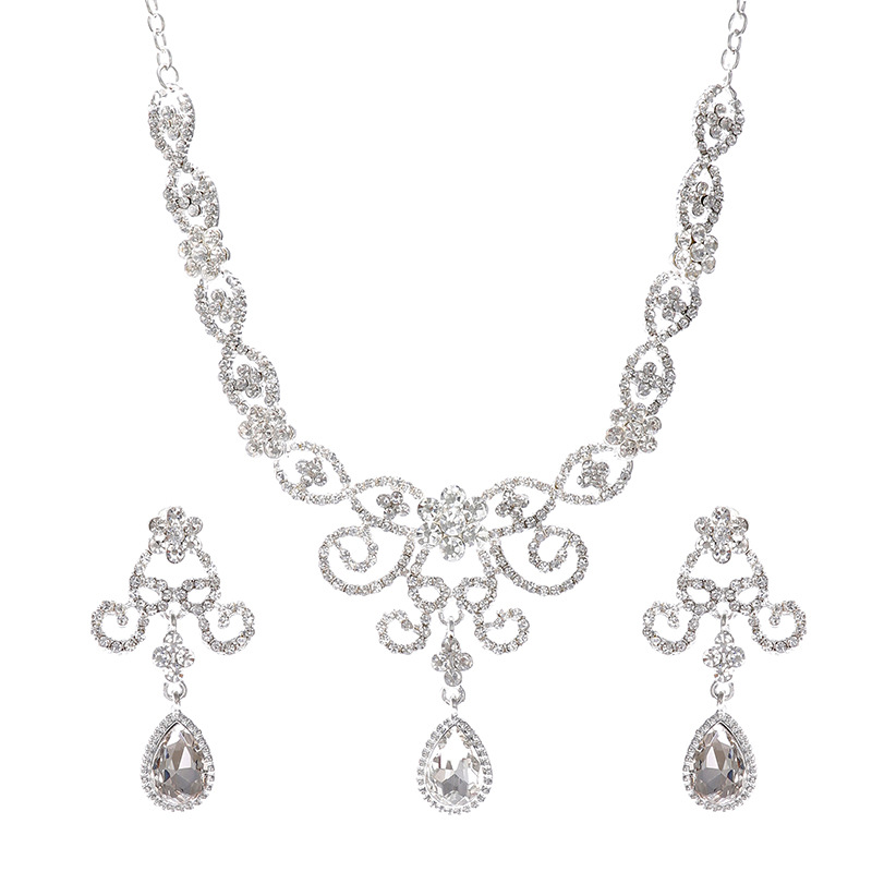 (พร้อมส่ง) สร้อยคอเพชร+ต่างหูแบบเข็ม 014 สร้อยคอใส่ออกงาน สวยหรูดูแพง