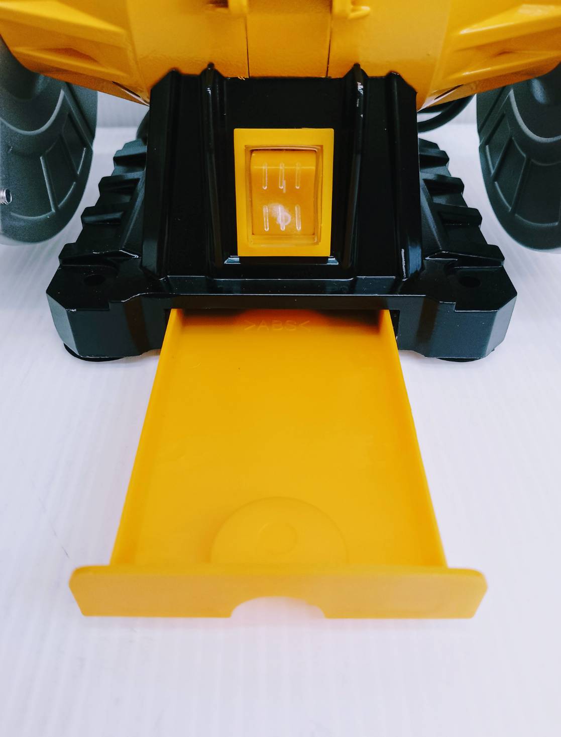 INGCO มอเตอร์หินไฟ รุ่น BG61502 ขนาด 6"