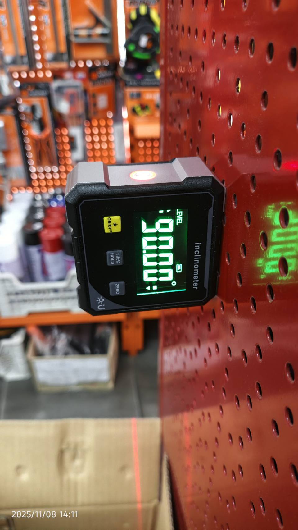 ระดับน้ำดิจิตอลมินิ รุ่น DC108 มีเลเซอร์แสงแดง