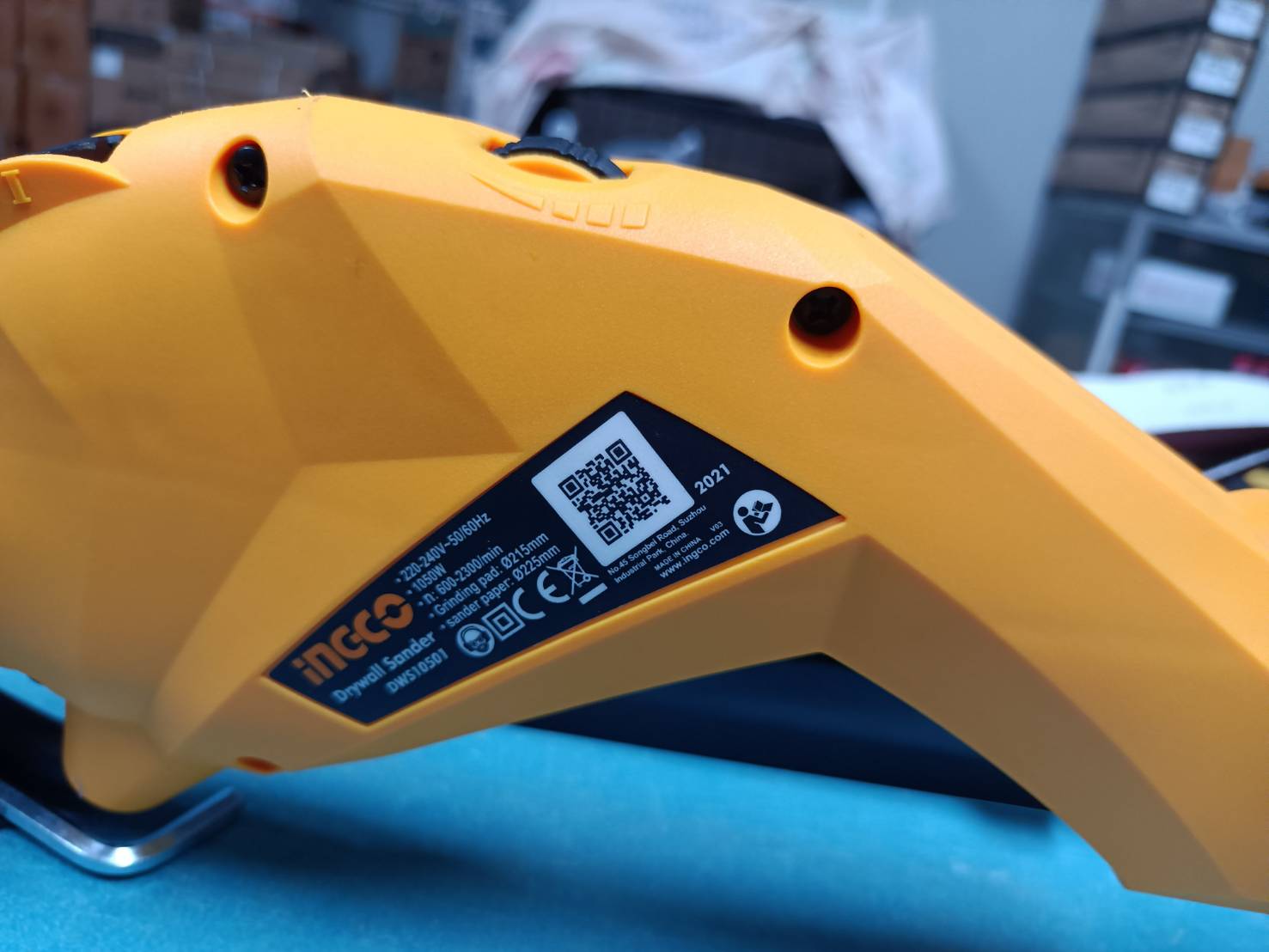 เครื่องขัดผนัง9" DWS10501 INGCO