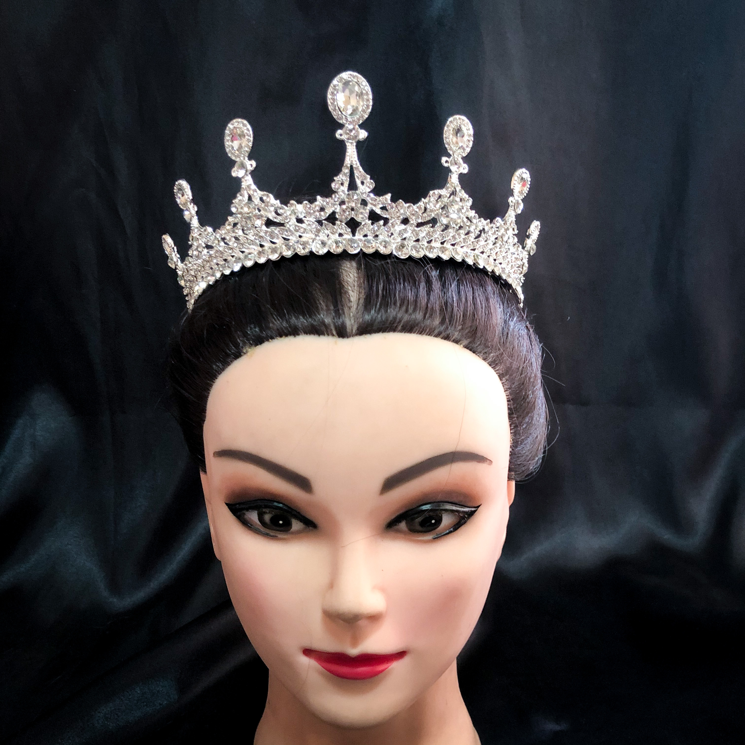 (พร้อมส่ง) เทียร่า 300 สีเงิน มงกุฎนางงาม มงกุฎเจ้าหญิง งานสวย ปราณีต QCเพชรทุกเม็ด สินค้าพร้อมส่งจากไทย