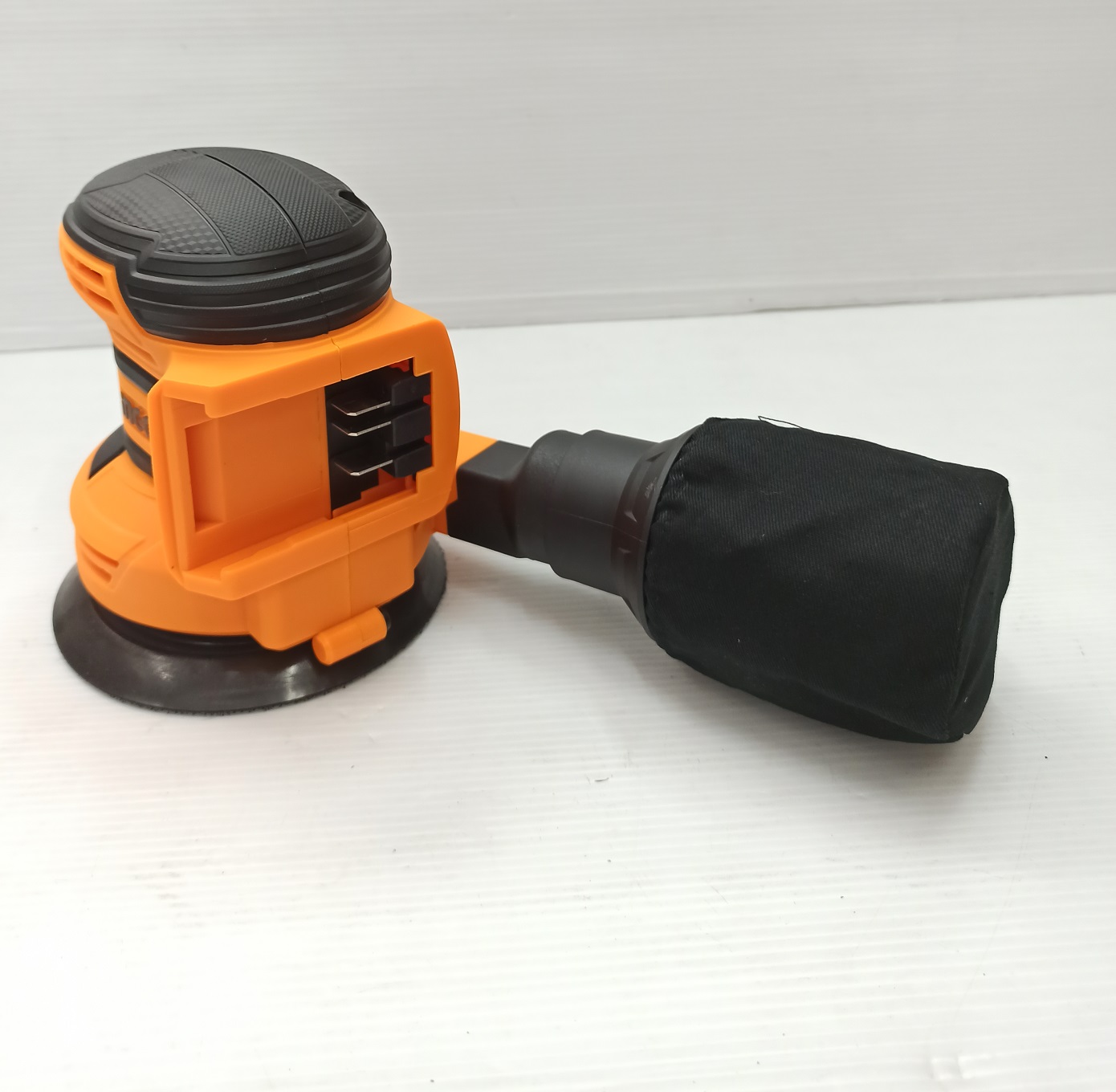 ขัดกระดาษทรายกลม5" 20V CROSLI2001 KIT INGCO พร้อมแบต พร้อมแท่นชาร์จ