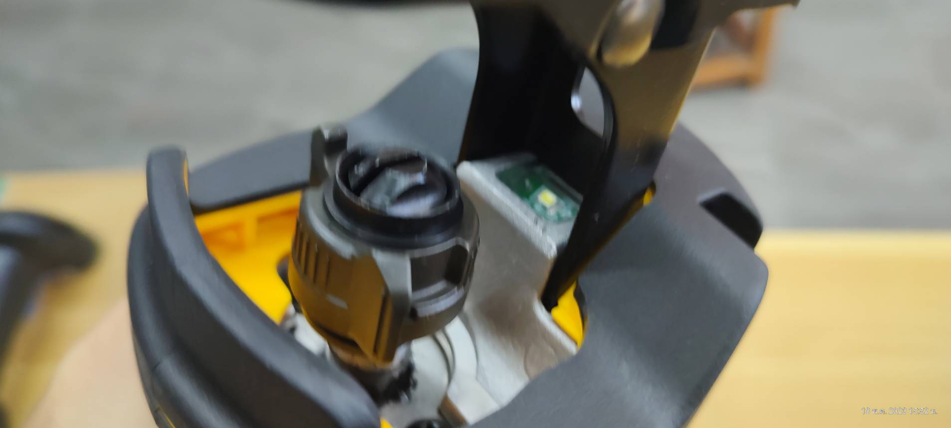 DEWALT เลื่อยชักไร้สาย ไร้แปรงถ่าน 18V(20V Max) เฉพาะตัวเครื่อง รุ่น DCS382N