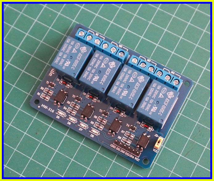 1x แผงวงจรรีเลย์ DC 5V ขนาด 4 ช่อง มีออปโต้ (Relay)