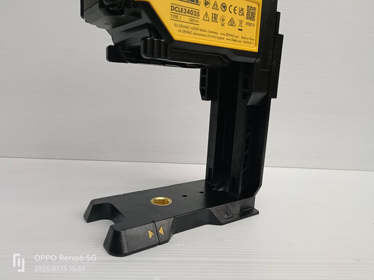 DEWALT รุ่น DCLE34035B-XJ เลเซอร์วัดระดับแบบ 3 เส้น 360 องศา 20V รุ่นรีโมทคอนโทรล