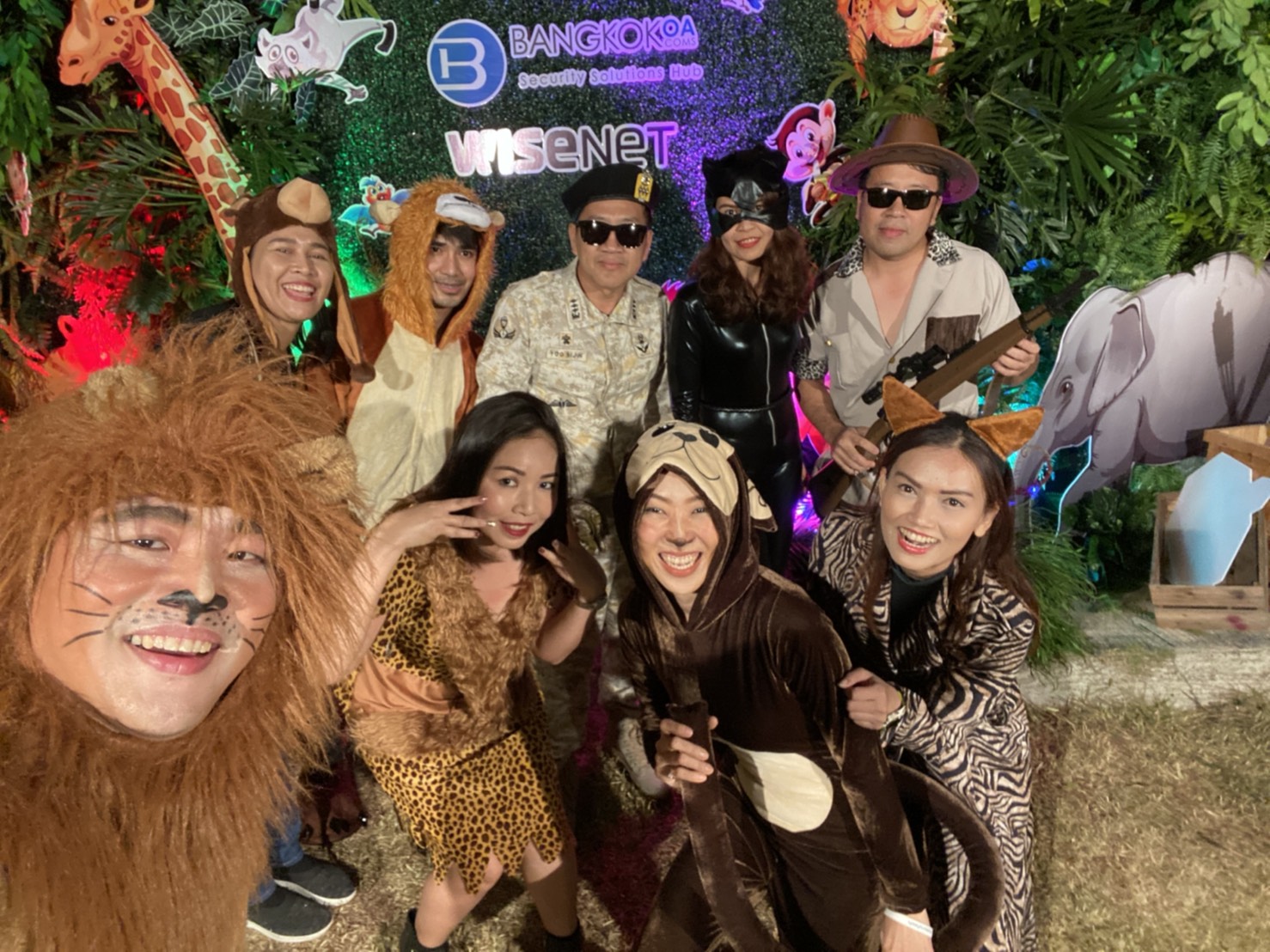 ชุดลิง ผู้หญิง