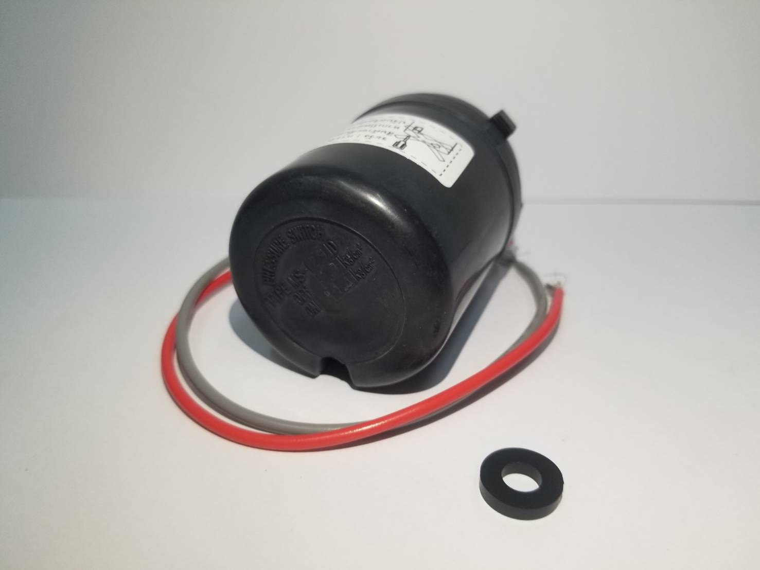 ออโต้สวิทซ์ปั้มน้ำ On 1.4 / Off 1.9 MITSUBISHI แท้