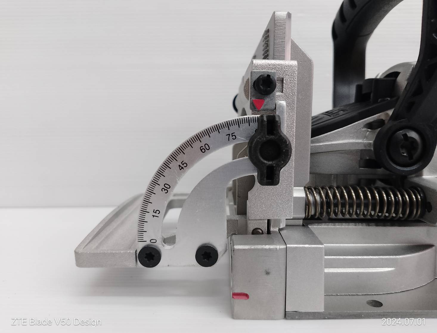 เครื่องต่อไม้ไร้สาย (Biscuit Jointer) 18V DCW682N DEWALT (ตัวเปล่า)