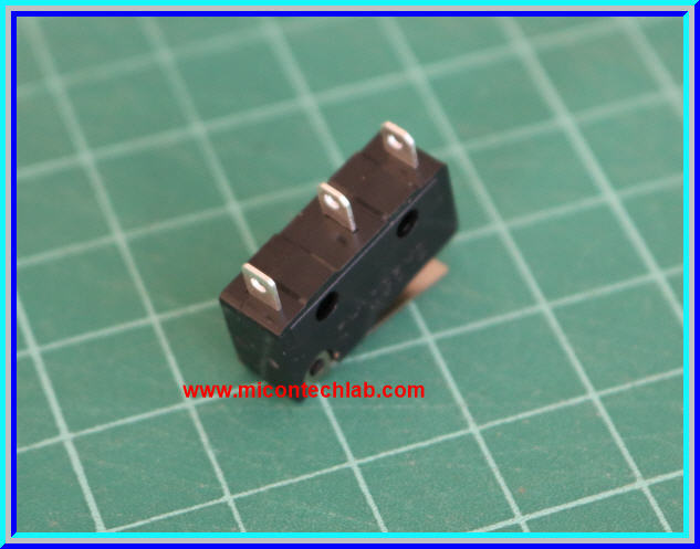 1x ไมโครลิมิตสวิตซ์ 3A 250VAC NO/NC 1P2T( Micro Limit Switch)