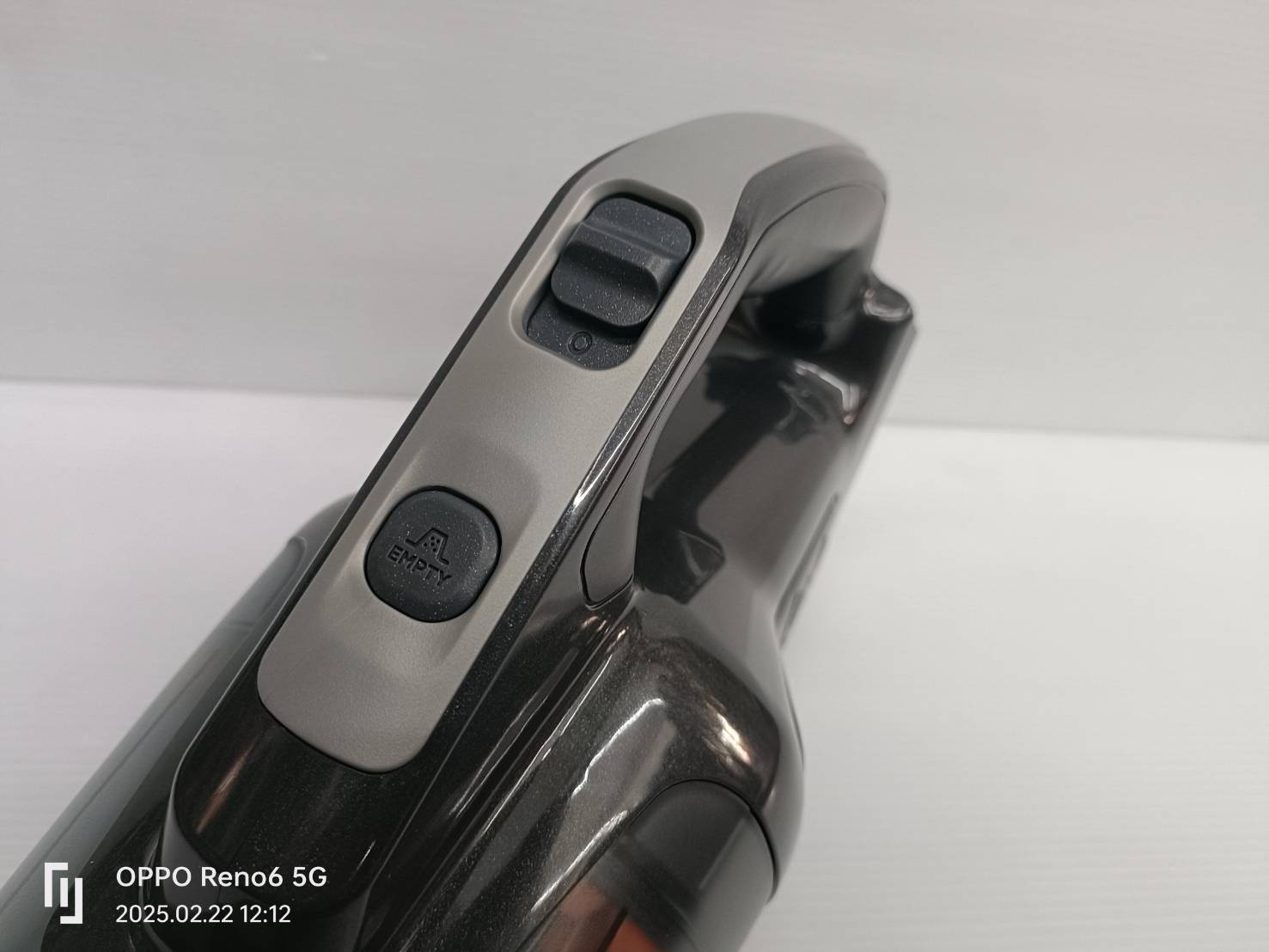 เครื่องดูดฝุ่นมือถือไร้สาย 20V BCHV001D1E-B1 BLACK&DECKER