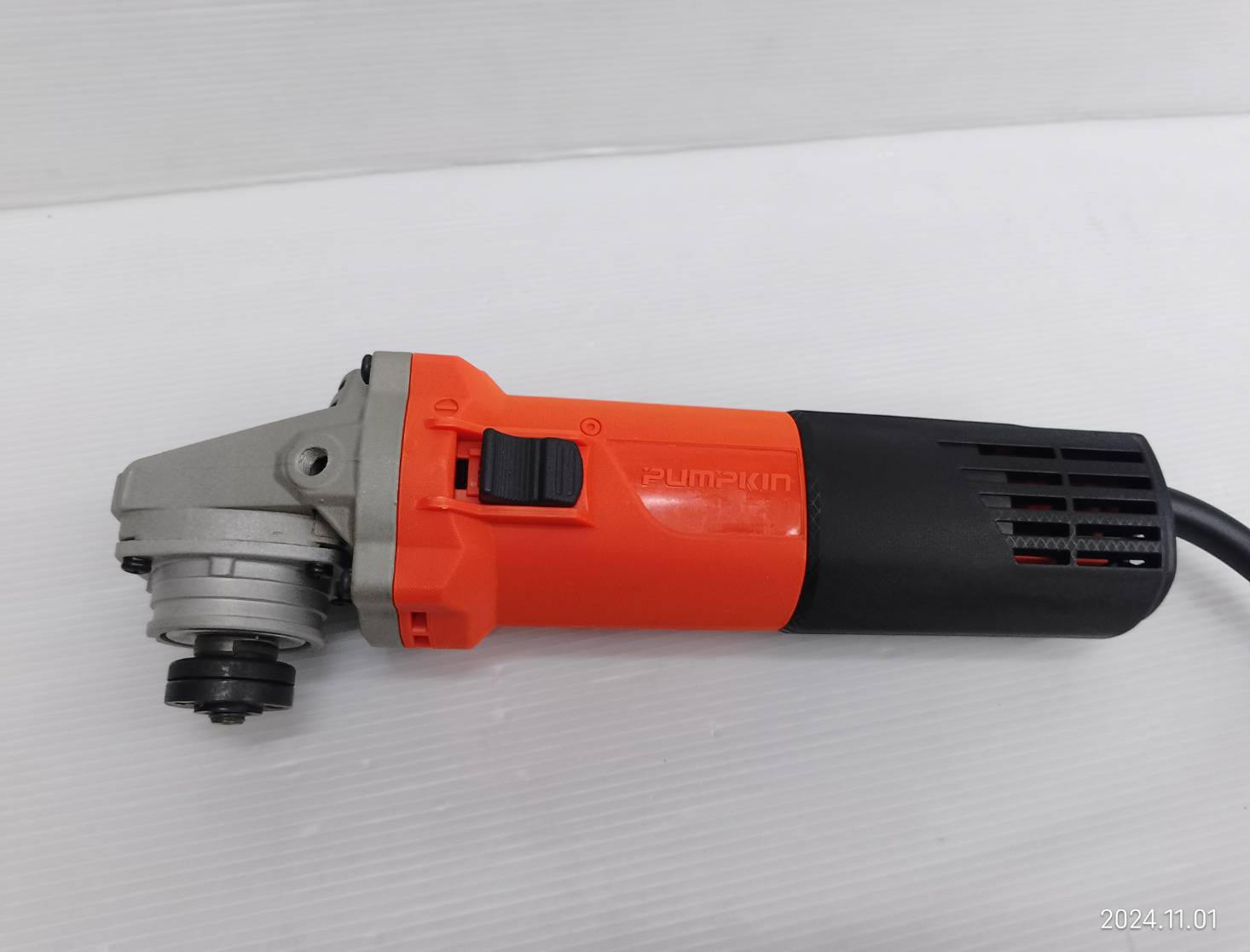 เครื่องเจียรมือ4″ 980W. J-G9905 J-Series PUMPKIN สวิตซ์ข้าง 50202