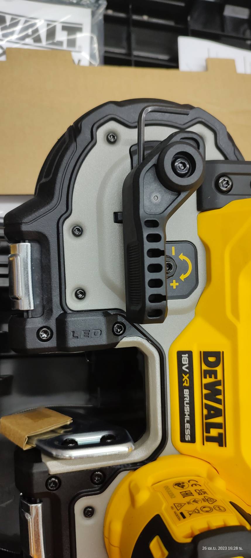 เลื่อยสายพายมือเดียว 18V DCS377NT DEWALT พร้อมกล่อง TSTAK