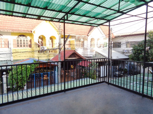 🚩H1224 ขาย/ให้เช่า ทาวน์เฮ้าส์ 16 ตารางวา หมู่บ้านเสนาวิลล่า2 ซอยคู้บอน 27 แยก52 ต่อเติมระเบียงหน้านและหลังบ้านแล้ว