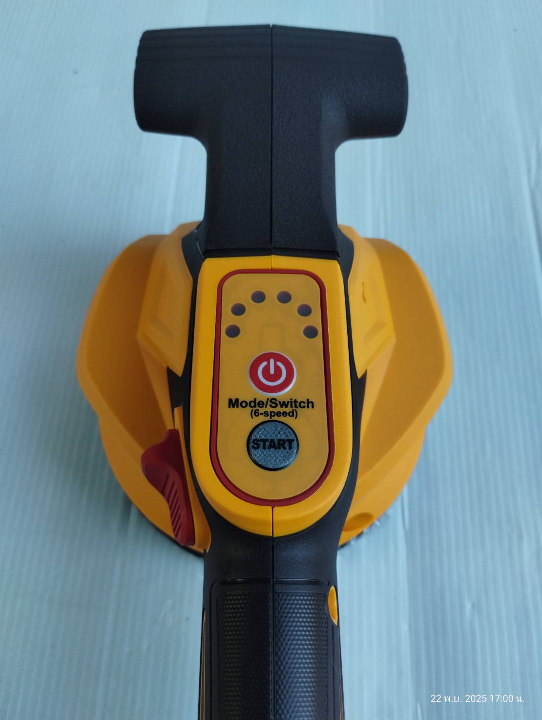 INGCO เครื่องดูดสั่นกระเบื้องไร้สาย รุ่น CTVLI2001