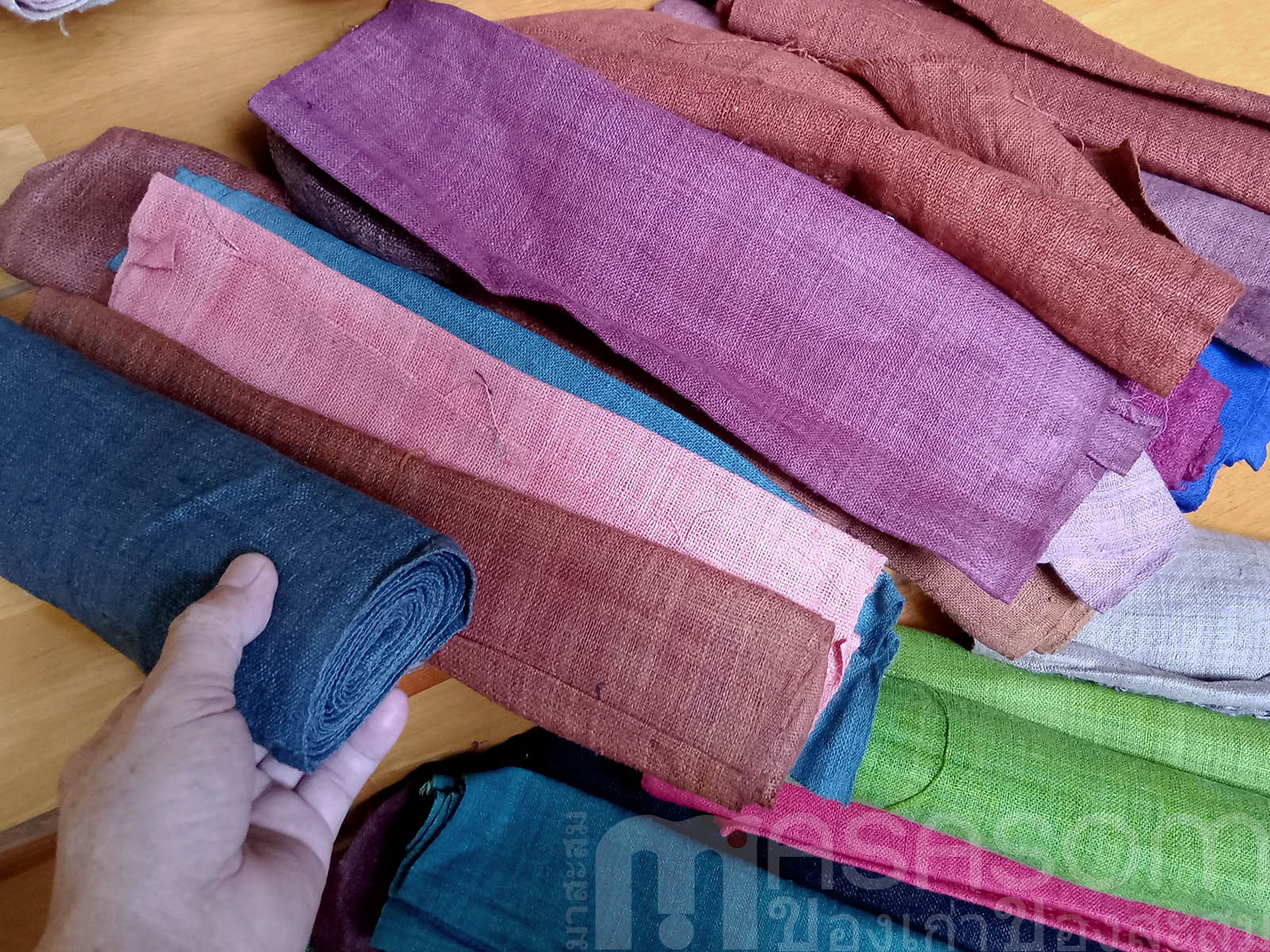 ผ้าใยกัญชงทอมือย้อมสีคละขนาด