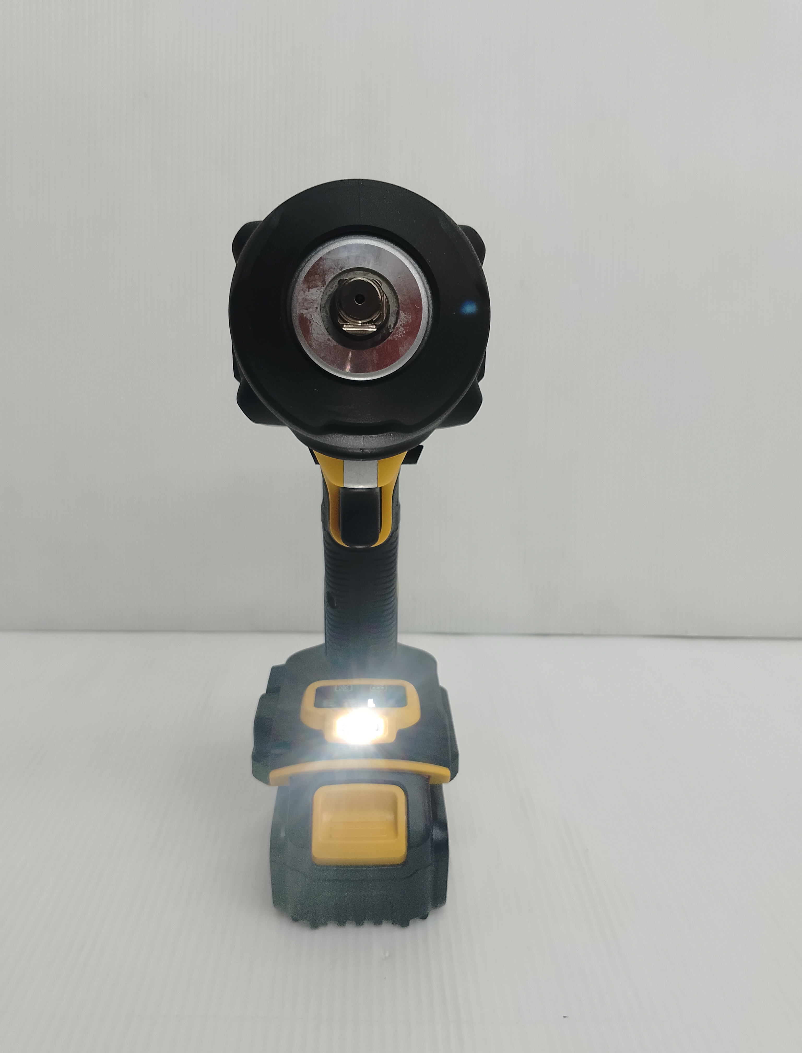 บล๊อกไร้สาย1/2 DCF961NT DEWALT