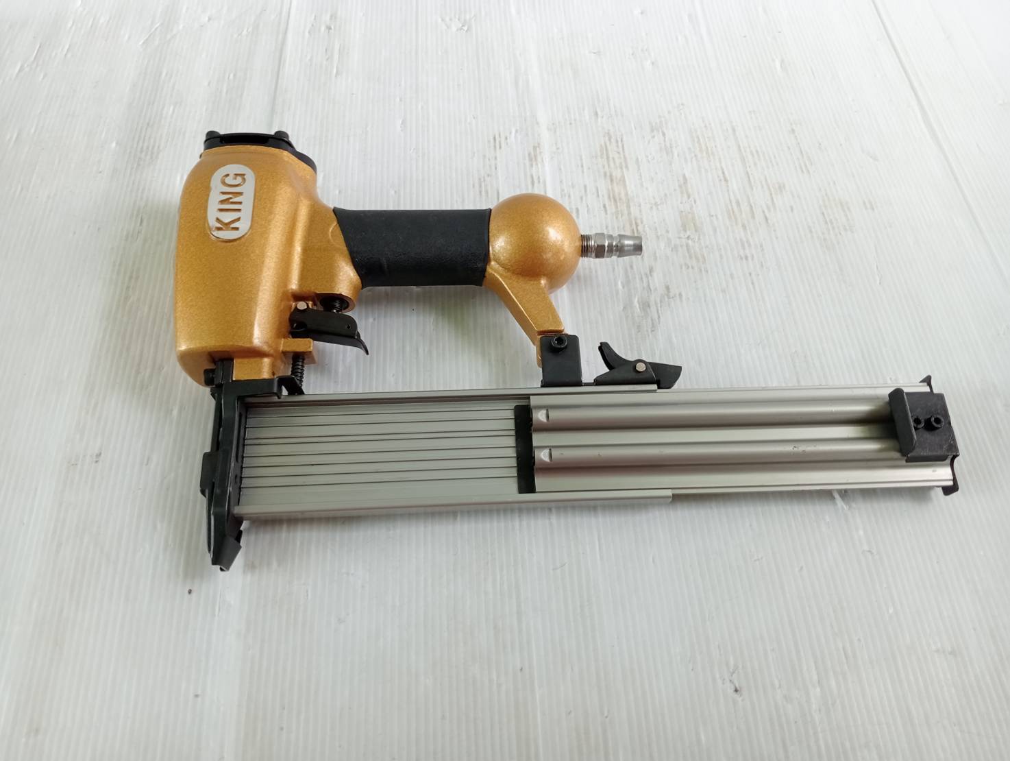 แม็กยิงตะปูลม ขาเดี่ยว F-50 King