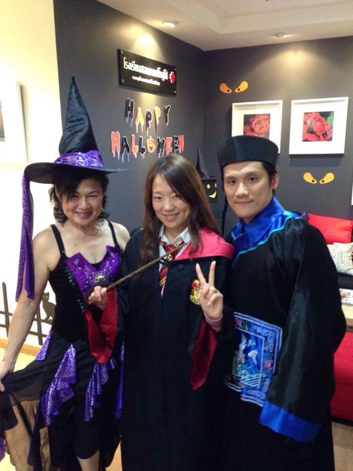 ชุดแม่มดยาว