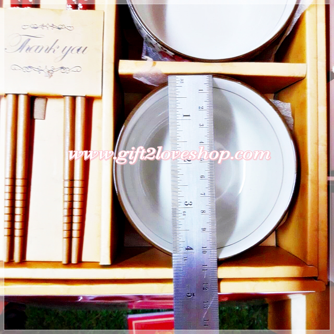 ชุดชามตะเกียบรับไหว้ กล่องสีน้ำตาล-ทอง