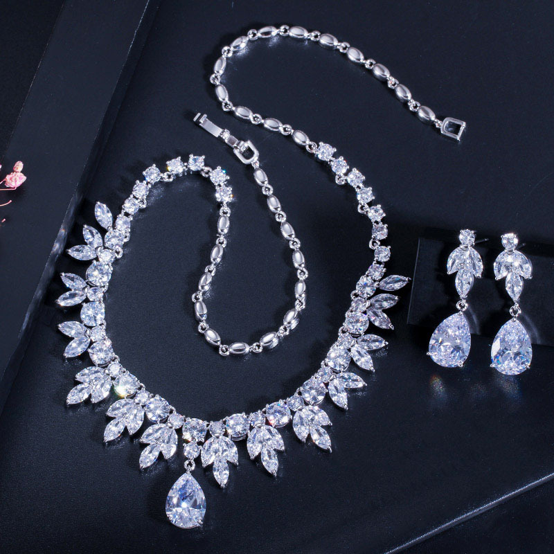 CZ015 เครื่องประดับเพชร CZ เกรดพรีเมี่ยม