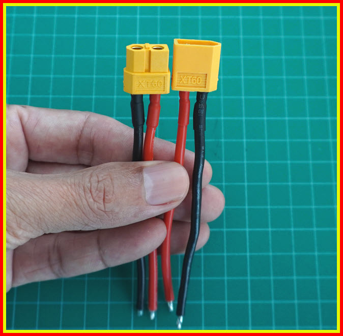 1x คอนเนคเตอร์ XT60 ตัวผู้+ตัวเมีย 1 คู่ ยาวด้านละ 10 ซม