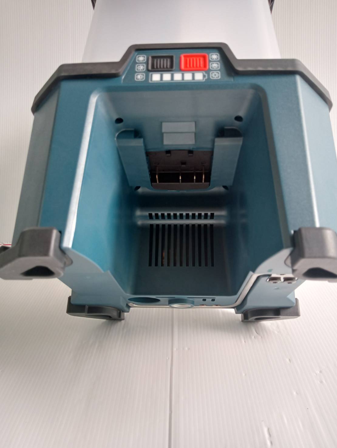 ไฟฉาย18V GLA18VH-7500 BOSCH SOLO