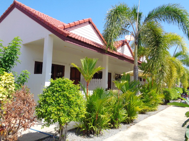 H1140 ขายด่วน ที่ดินพร้อมรีสอร์ท 328.4 ตร.วา ซอยหัวดอน4 ตำบลหนองแก อำเภอหัวหิน ประจวบคีรีขันธ์ ใกล้เขาตะเกียบ ห่างชายหาด 1 กม.