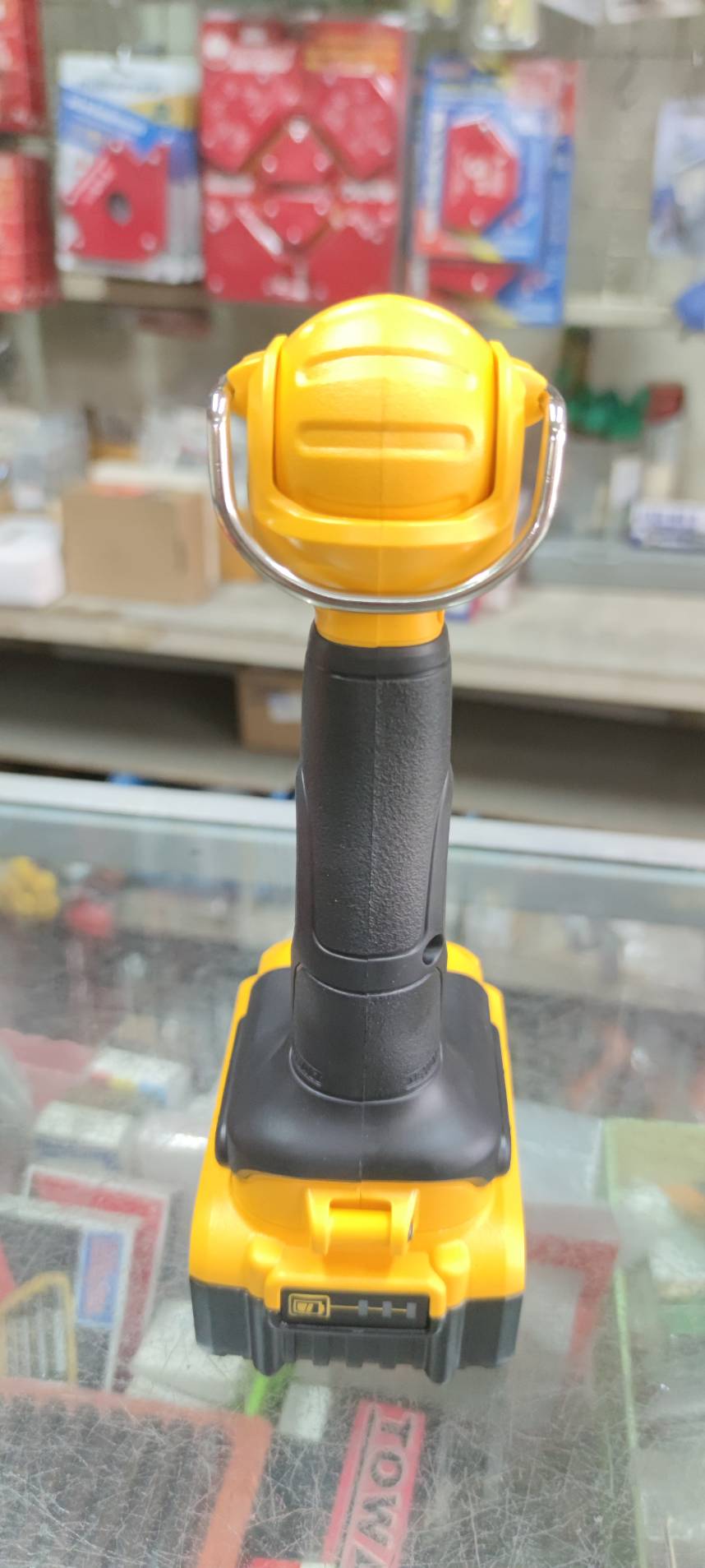 ไฟฉายLED 18-20V DCL040 DEWALT