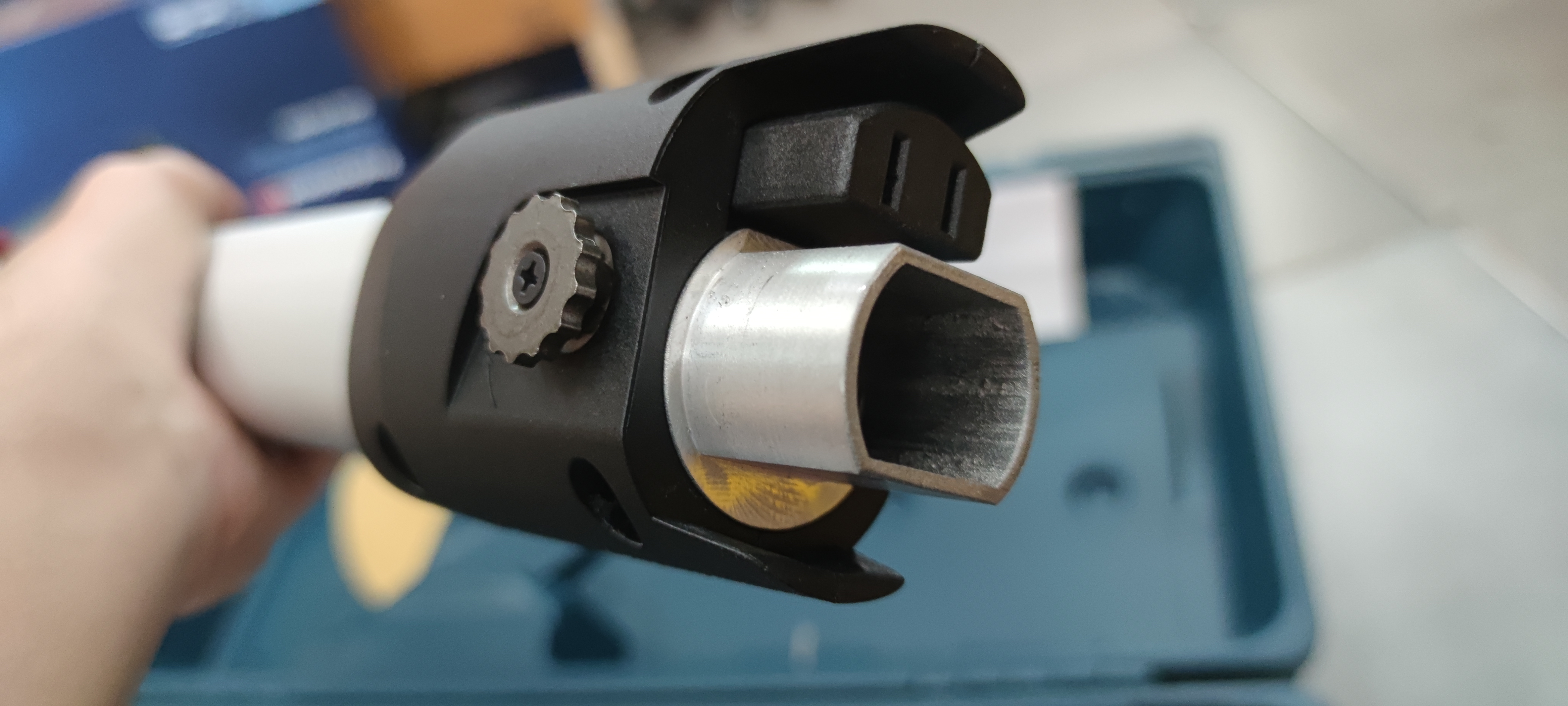 เครื่องขัดผนัง 9" GTR550 BOSCH