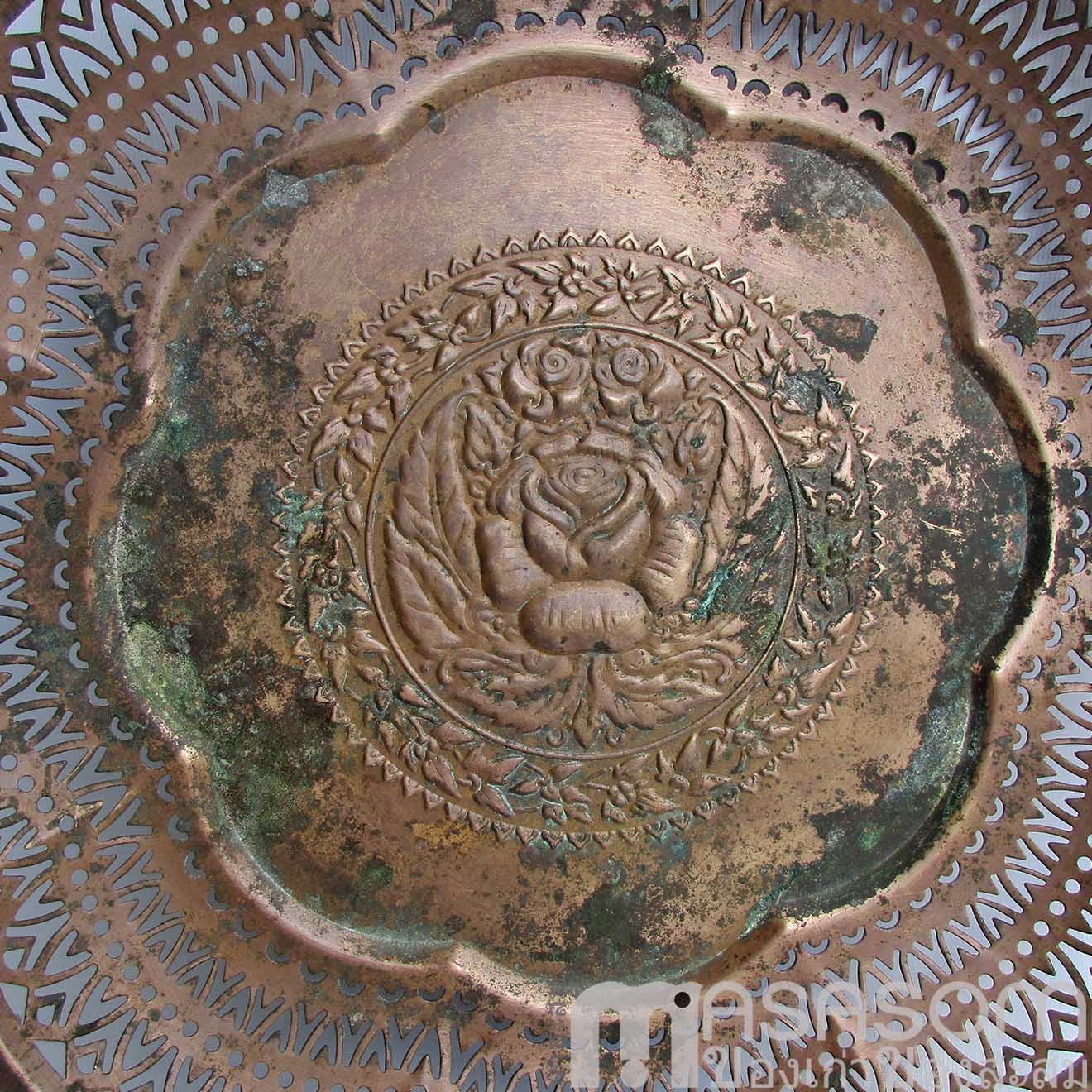 ถาดทองเหลืองของเก่า