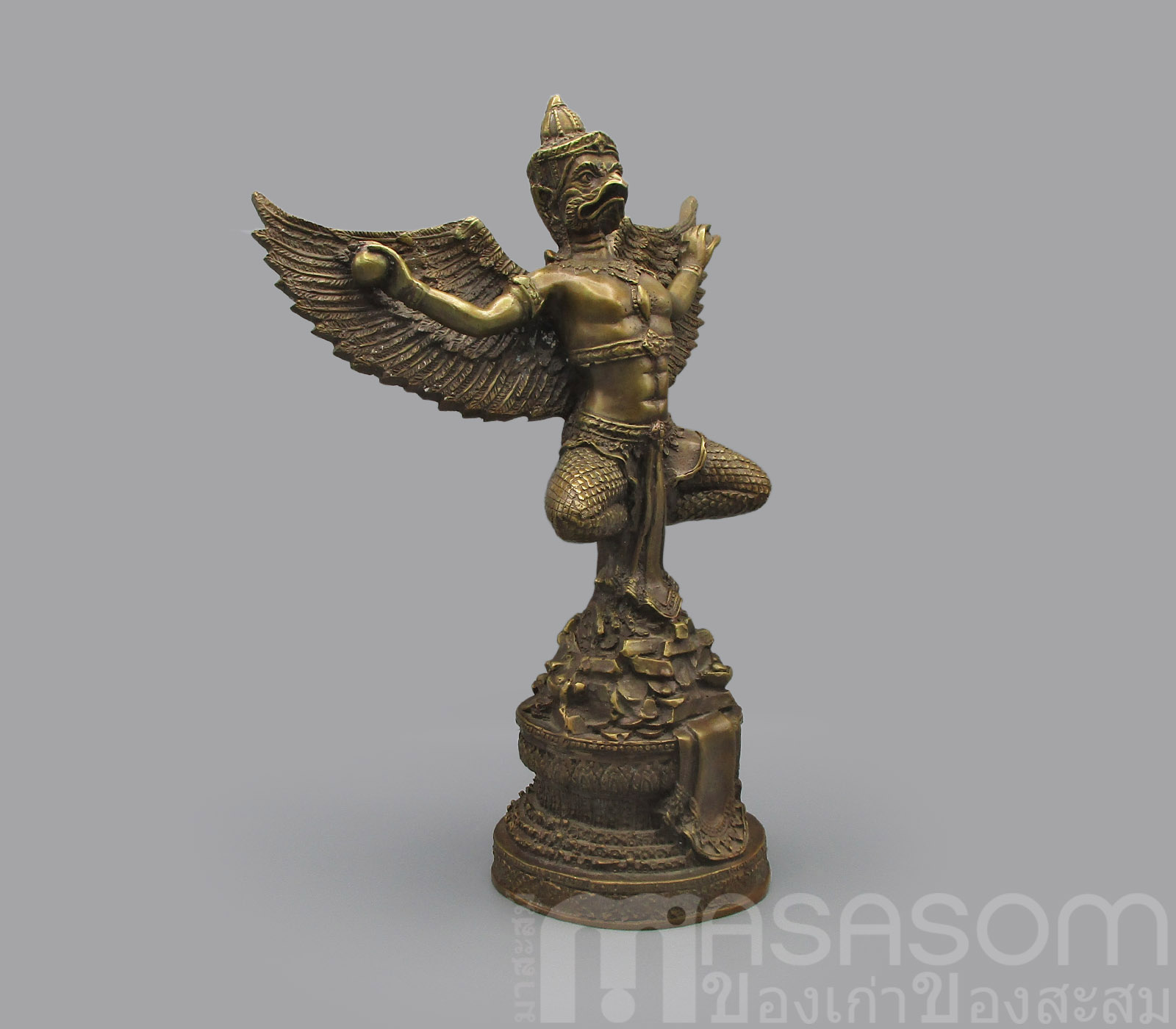 พญาครุฑเหยียบเงินทอง